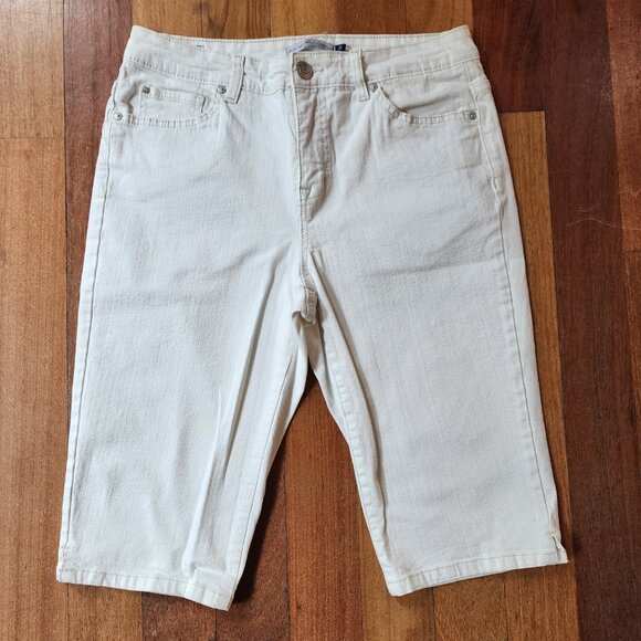 Bandolino White Jean Shorts Size 8 - Picture 3 of 13